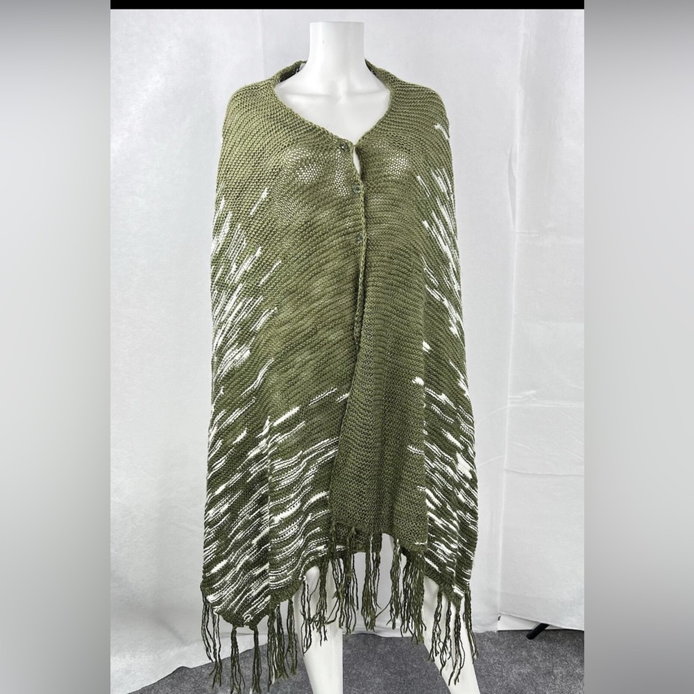LuLaRoe Mimi Olive Green & White Crochet Shawl — One Size 🫶🫒